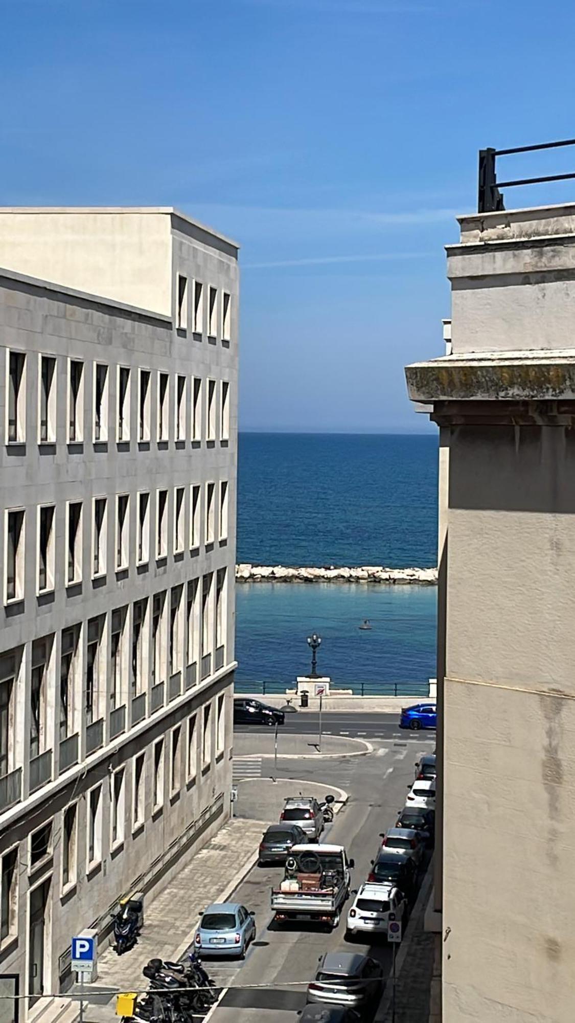 Casa Bonaive, Ampio Trilocale Vista Mare Apartment Bari Luaran gambar