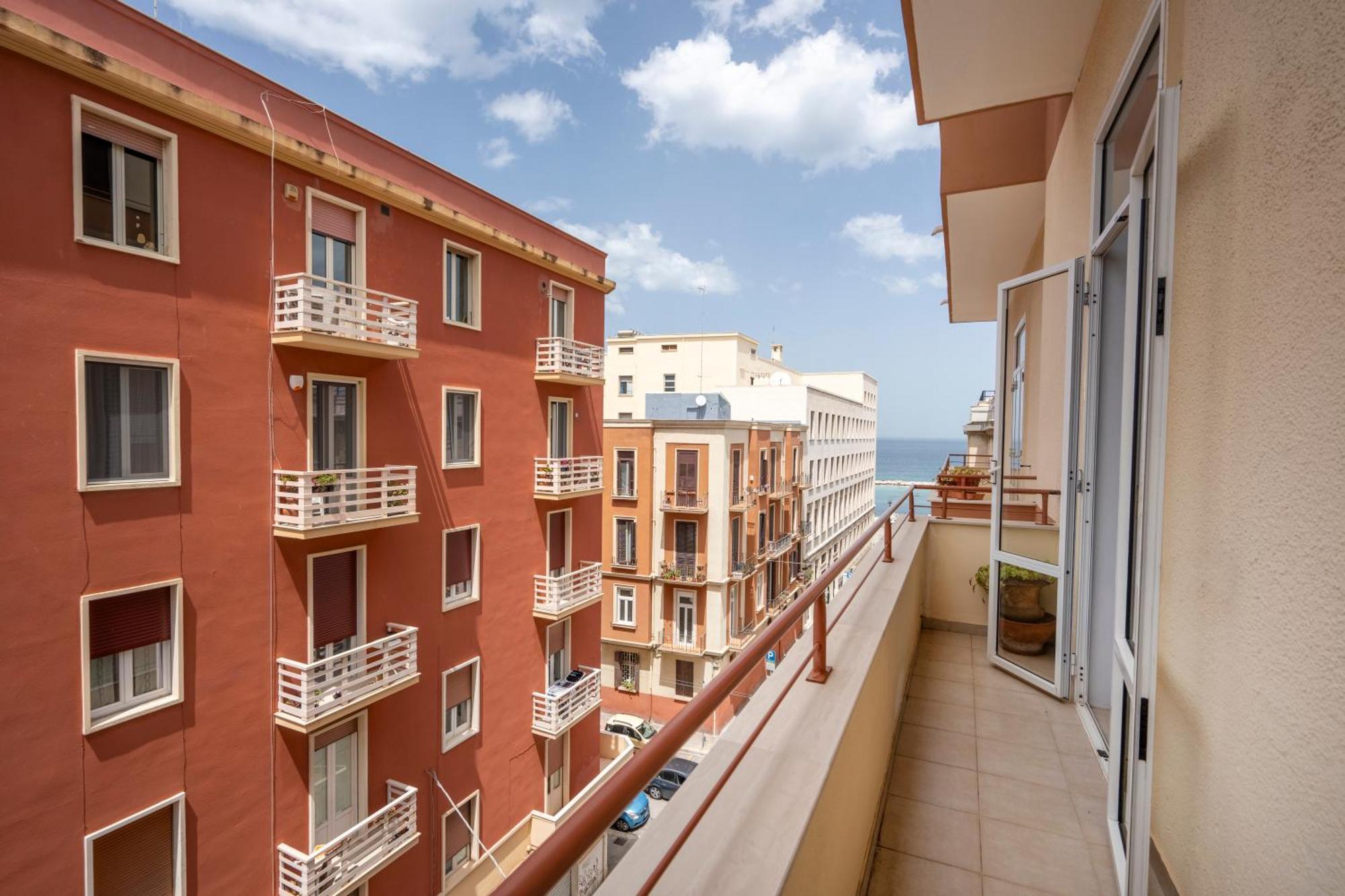 Casa Bonaive, Ampio Trilocale Vista Mare Apartment Bari Luaran gambar