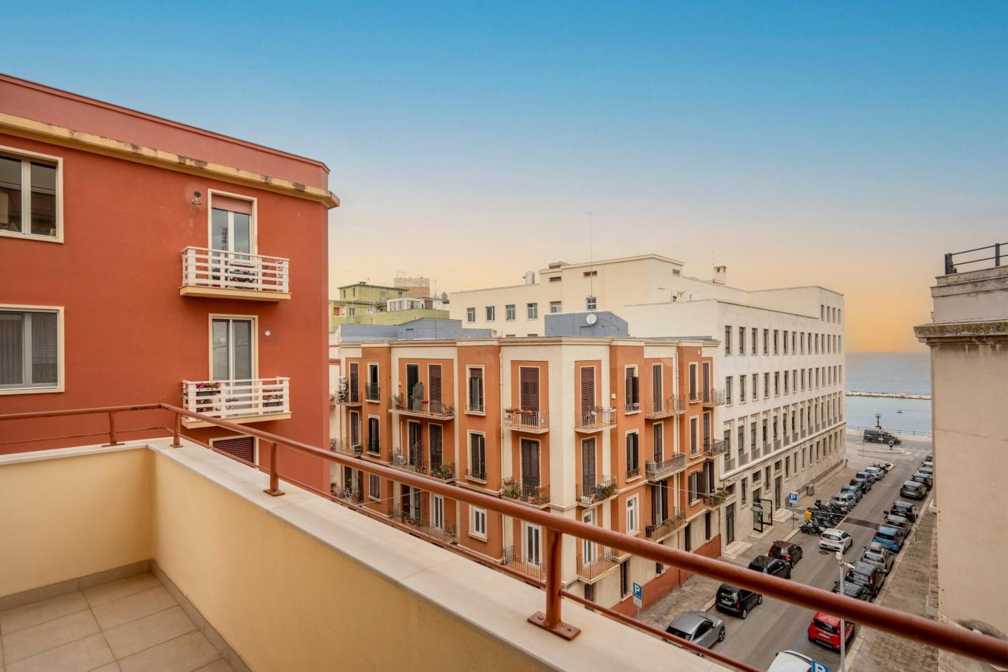 Casa Bonaive, Ampio Trilocale Vista Mare Apartment Bari Luaran gambar